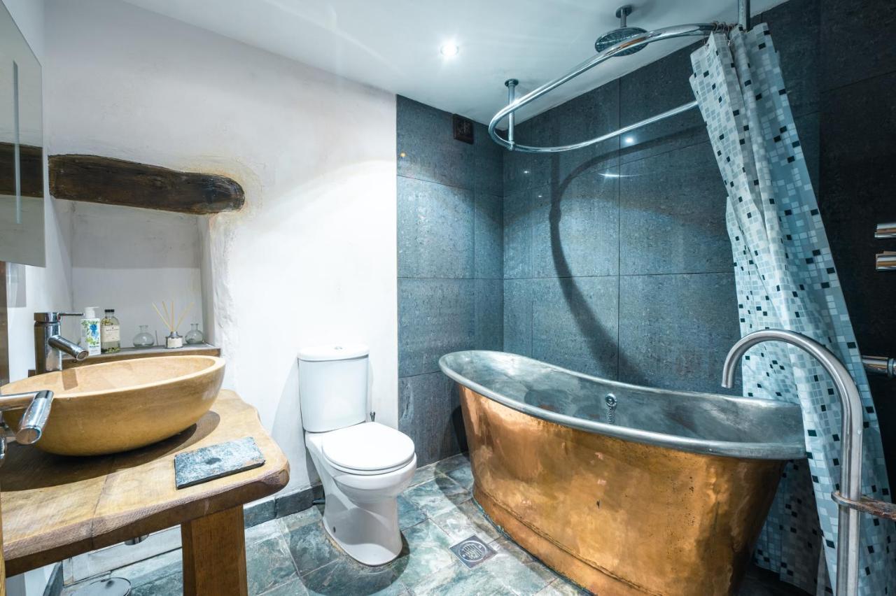 St Davids Hideaway With Roll-Top Bath & Log Burner Экстерьер фото